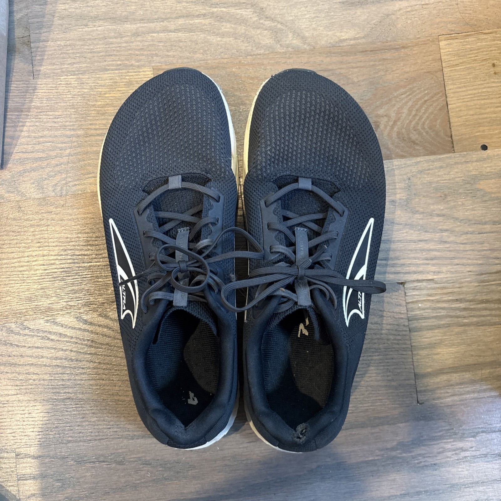 Altra Escalante 4 Men’s Size 11 Black White Running Shoes Altra Escalante 4 Men’s Size 11 Black White Running Shoes