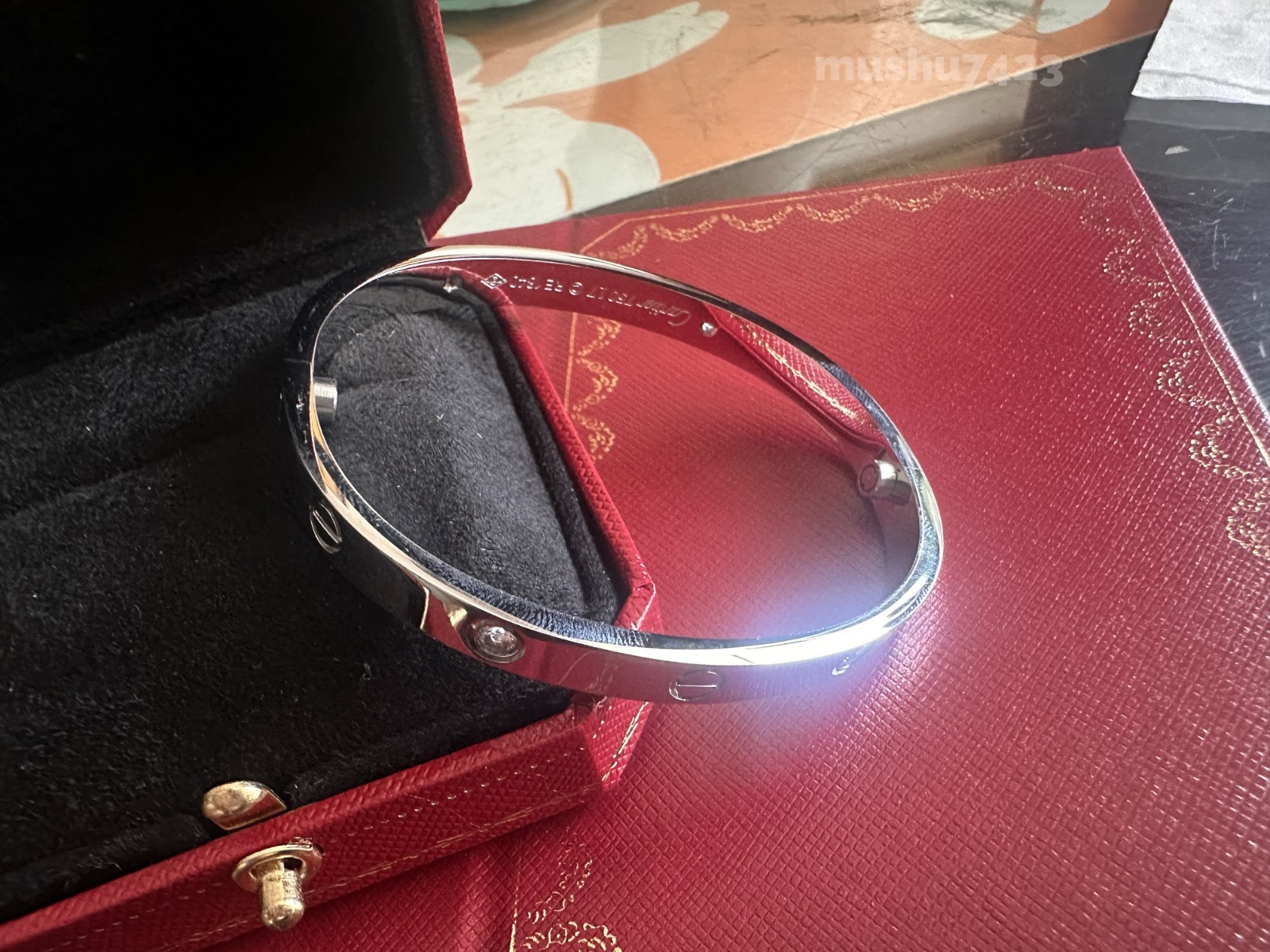 NEW 18k WhiteGold Classic Love 4 Diamond Bracelet Size 17