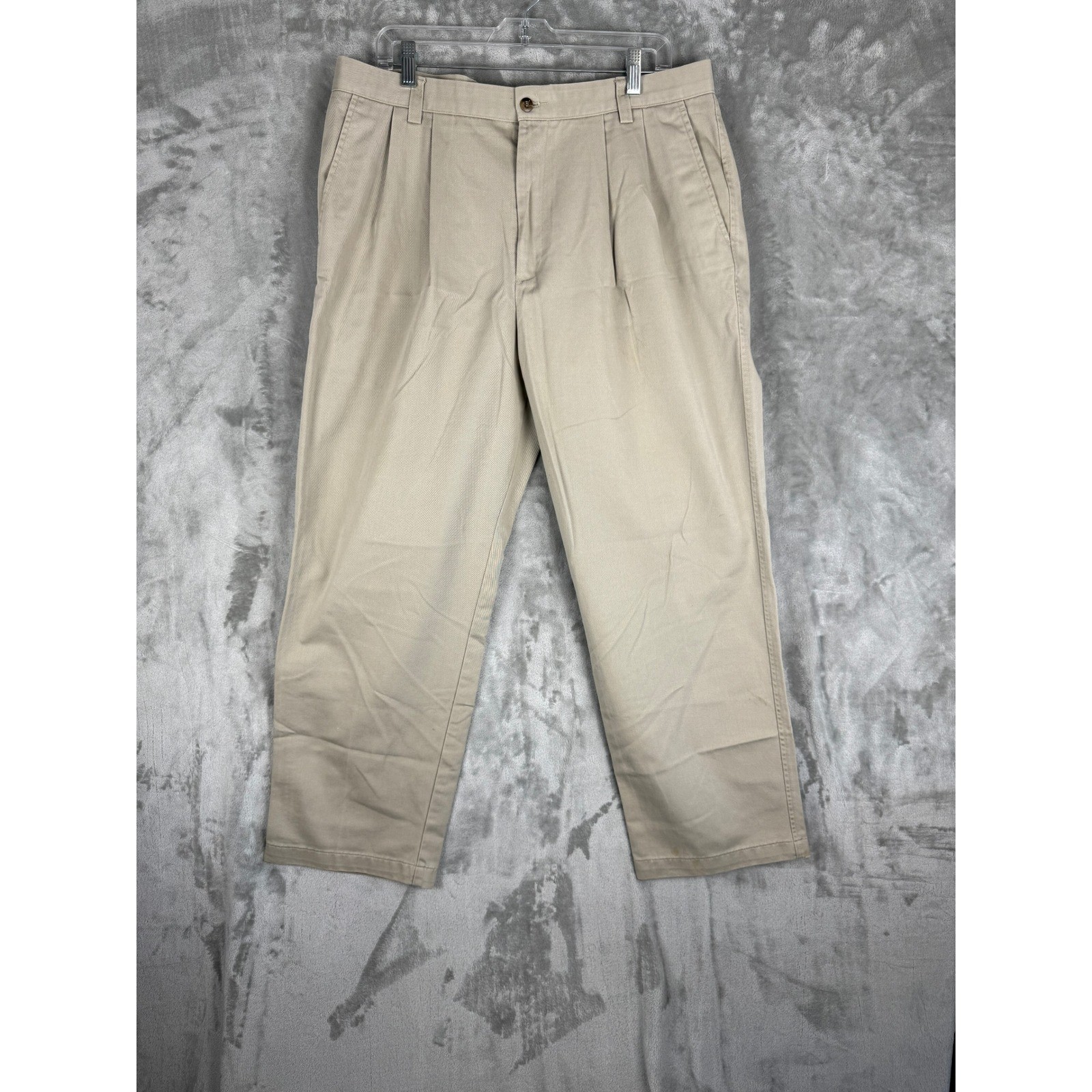 DOCKERS Basic Twill Mens Khaki Pleated Pants Size W38 L30 100 Cotton