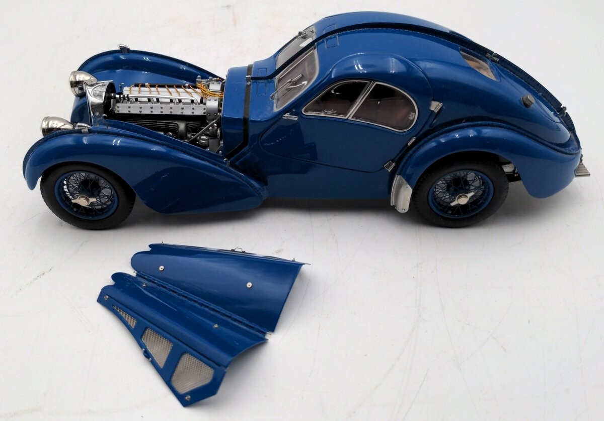 CMC 1938 1:18 Scale Diecast Bugatti 57 SC Atlantic