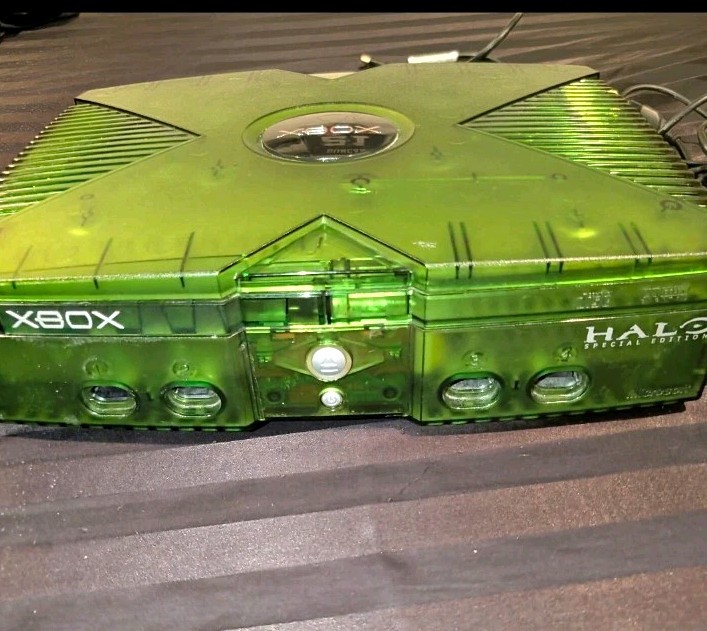 Microsoft Xbox Halo Special Edition Console w/ Controller And HD Converter Microsoft Xbox Halo Special Edition Console w/ Controller And HD Converter