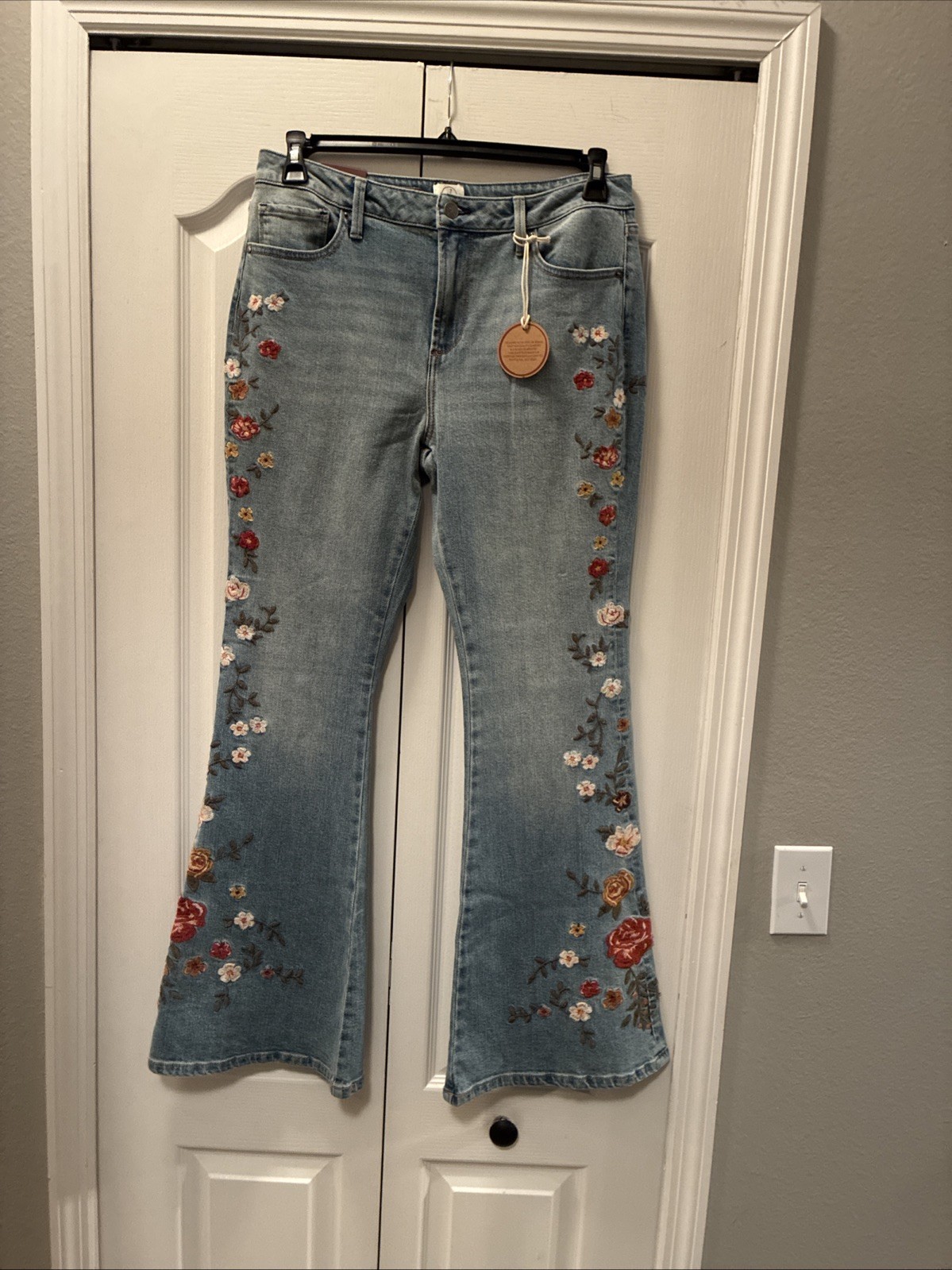Driftwood Ladies Fiora Flare Jeans Size 14 Driftwood Ladies Fiora Flare Jeans Size 14