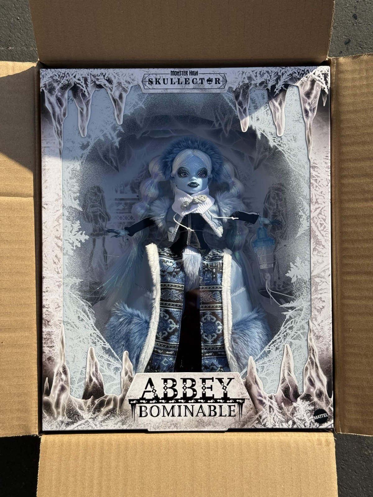 Monster High 2026 Fang Vote Abbey Bominable Skullector Doll & Print Monster High 2026 Fang Vote Abbey Bominable Skullector Doll & Print