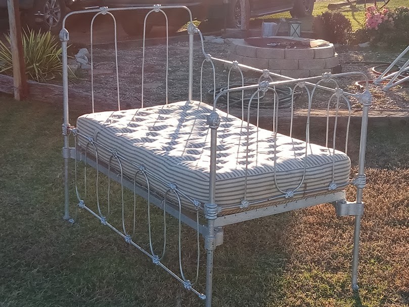 Victorian Era  Cast Iron Child\'s Daybed Crib Vintage Wrought Iron