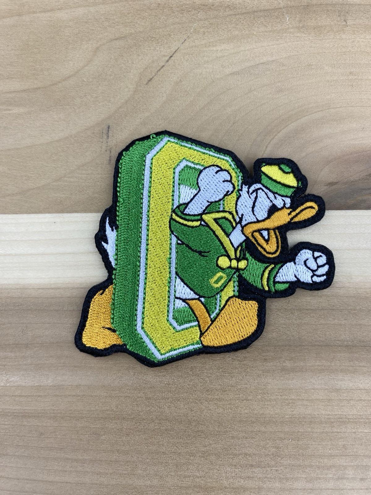 3”x3” NCAA Oregon DUCKS Daffy Duck Iron-On Patch. MINT.  