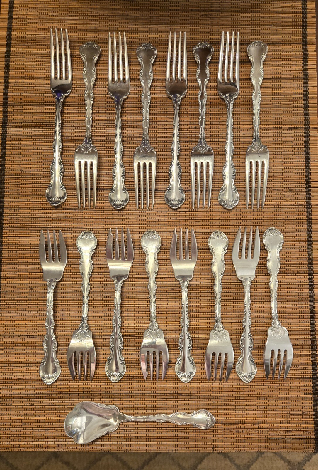 Sterling silver. Strasbourg by Gorham. No monogram. Sterling silver. Strasbourg by Gorham. No monogram.