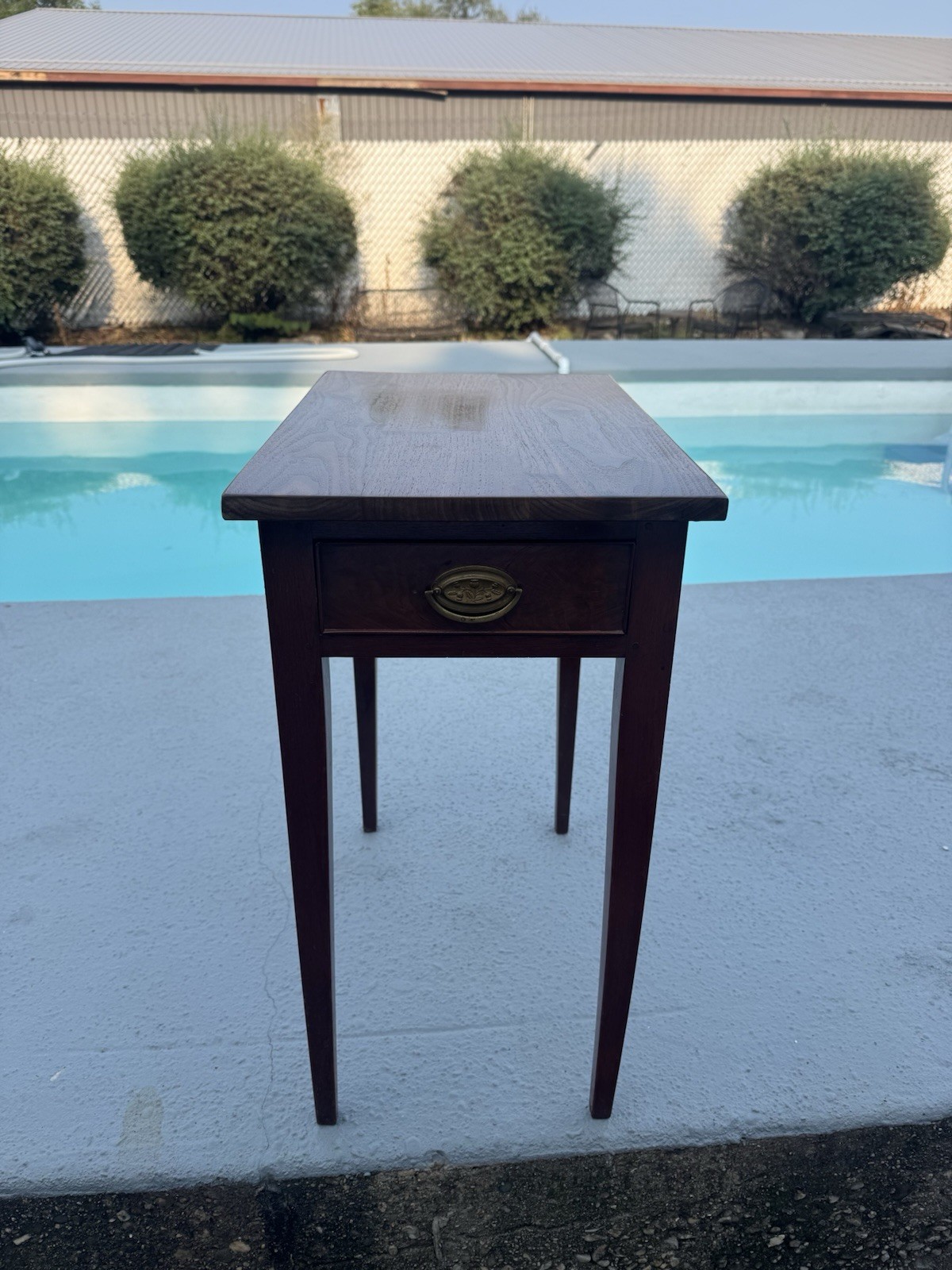 Antique Cherry Hepplewhite Style Nightstand End Table.