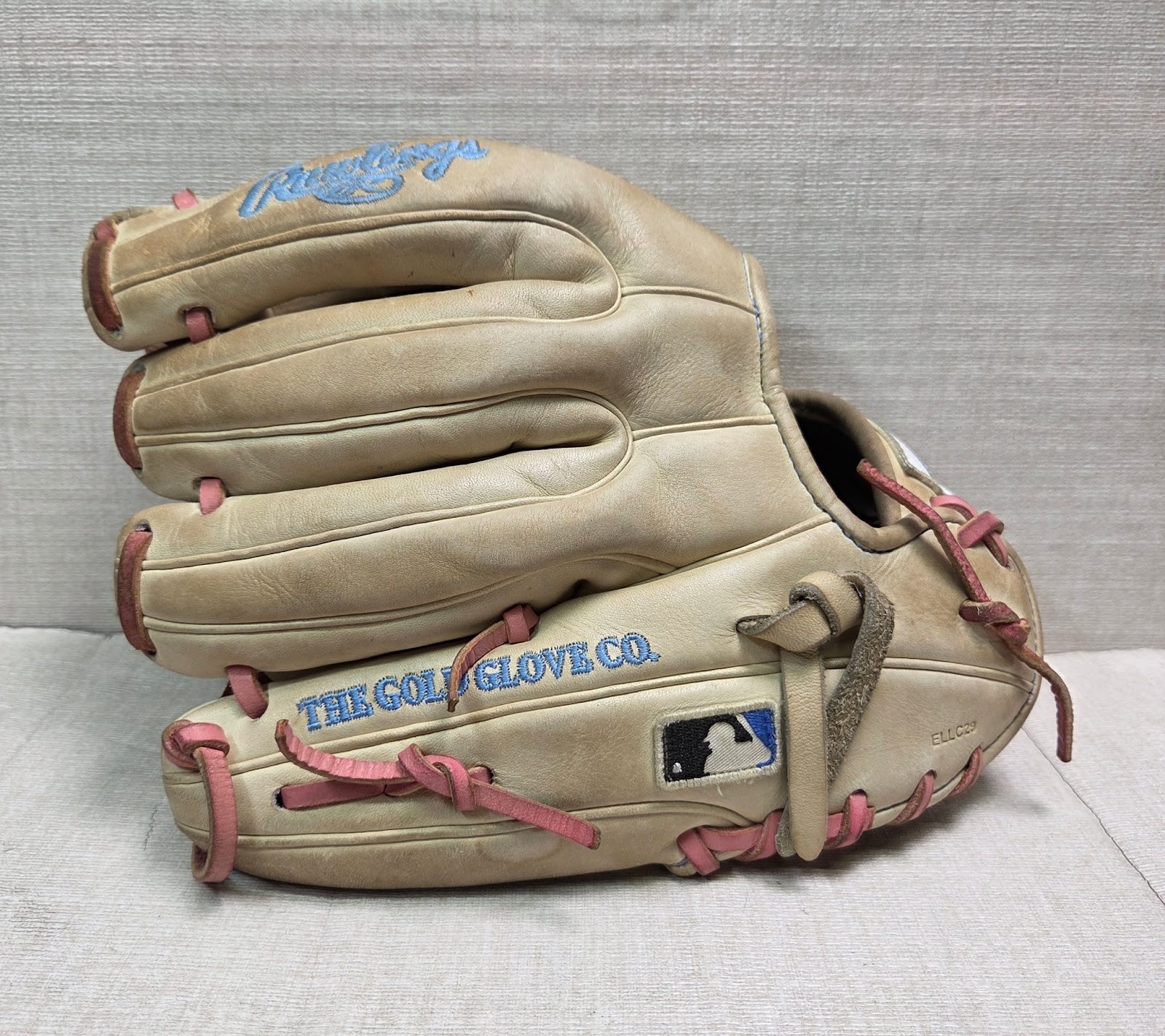 Rawlings Heart of the Hide R2G 11.5 Infield Baseball Glove RHT Camel PROR934-2CP