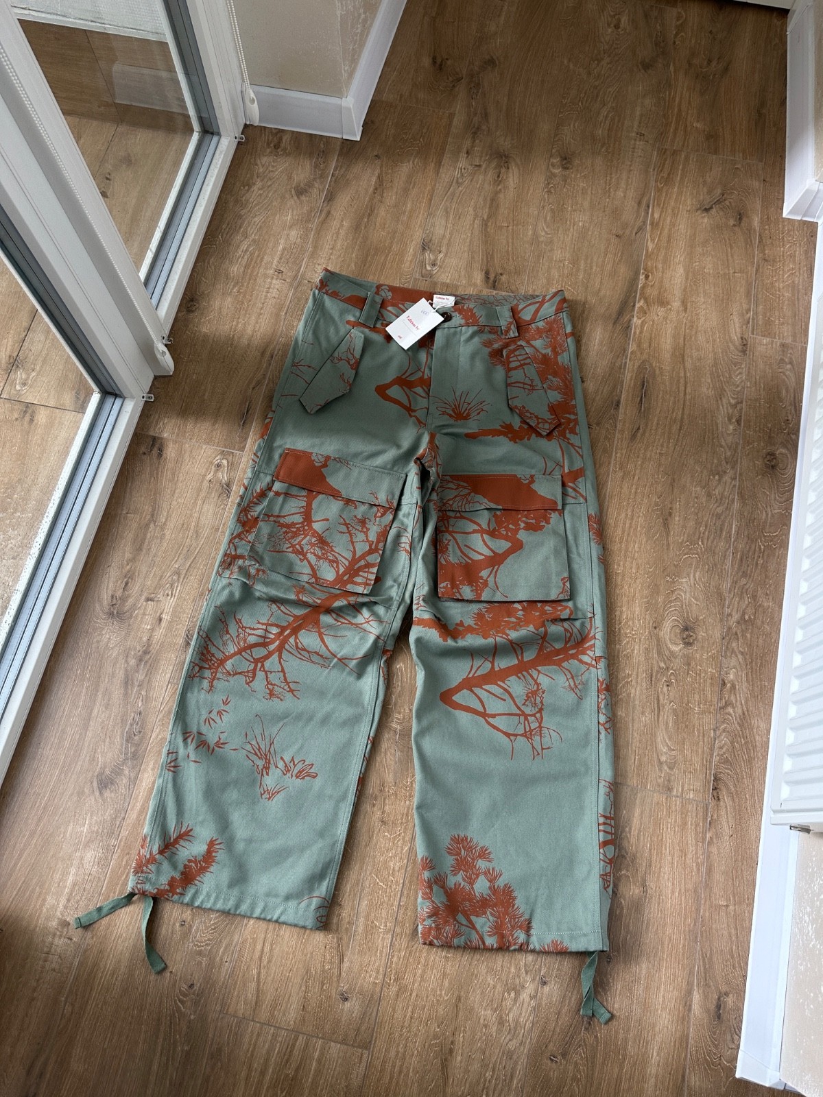 NWT H&M Edition Cotton trees Cargo Rare pants Size: 33/32