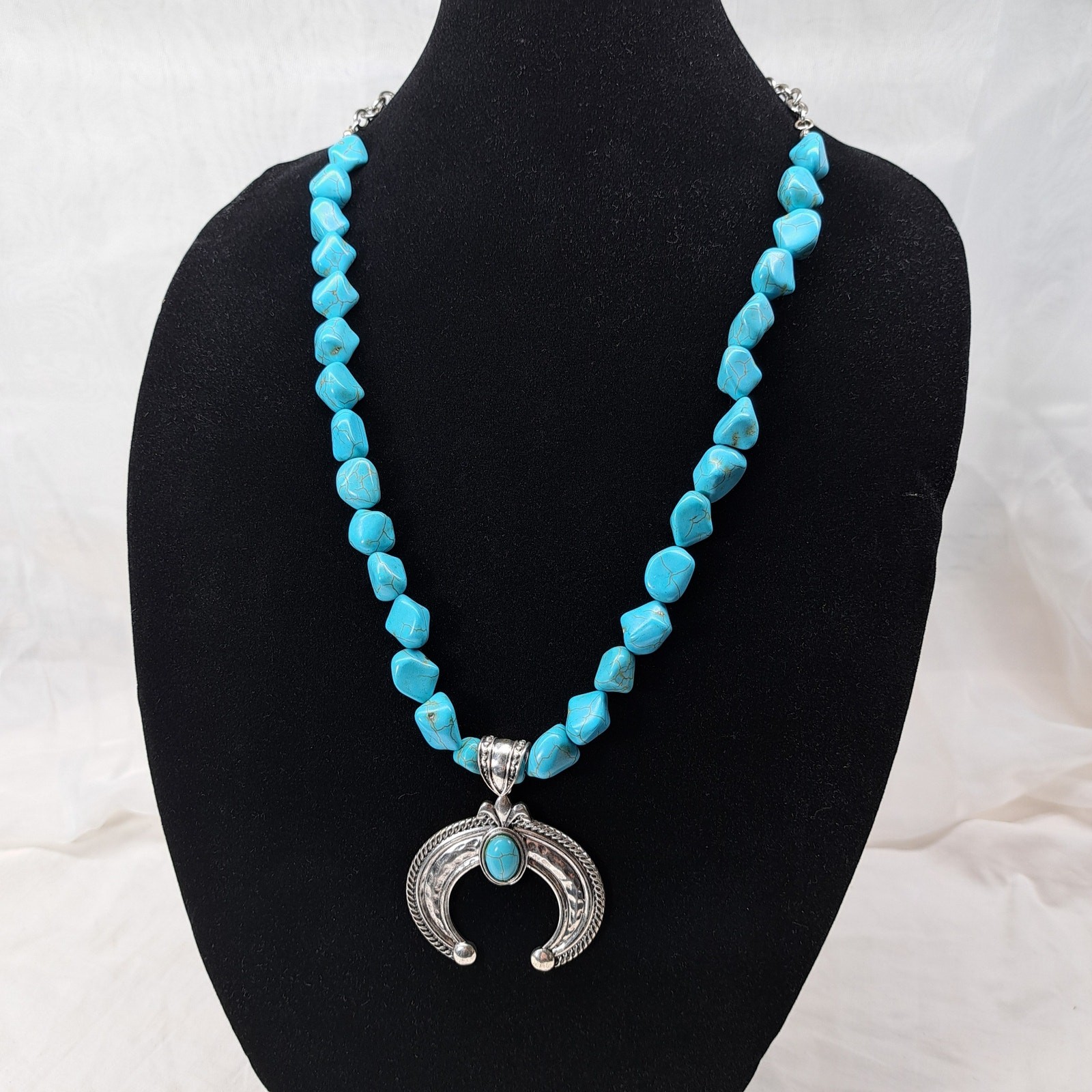 NWT Shyanne Native American Style Squash Blossom Dyed Howlite Necklace NWT Shyanne Native American Style Squash Blossom Dyed Howlite Necklace