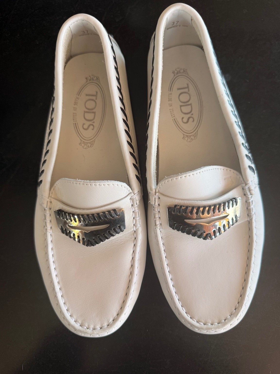 NEW Women’s Tod’s Gommino driving loafers, made in Italy, in EU size 37 NEW Women’s Tod’s Gommino driving loafers, made in Italy, in EU size 37