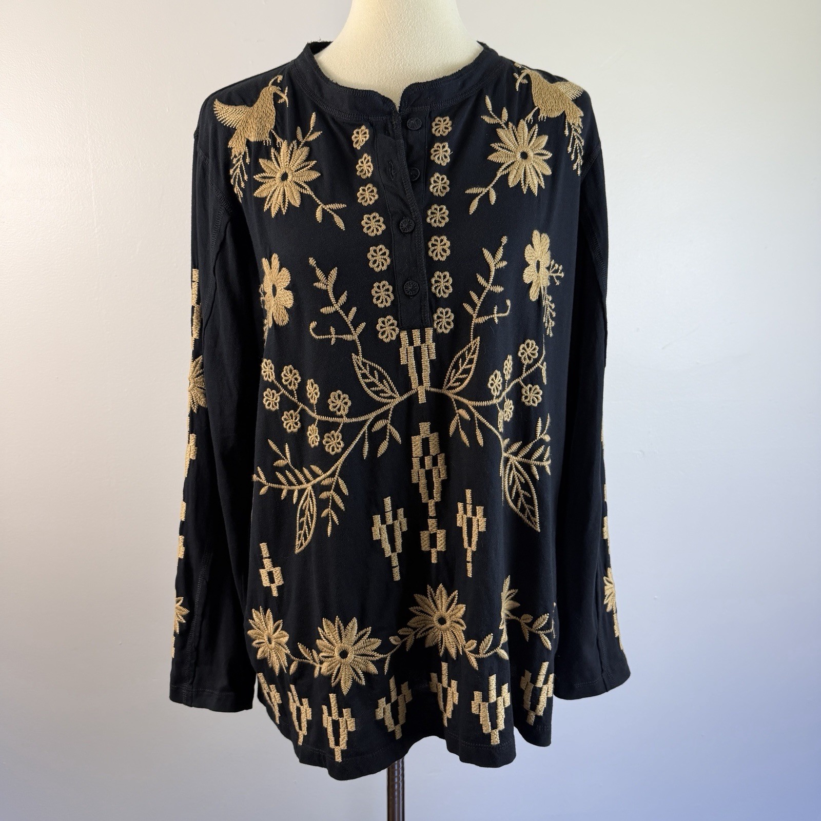 Johnny Was Georgina Raw Seam Black Tan Embroidery Boho Henley Shirt M Johnny Was Georgina Raw Seam Black Tan Embroidery Boho Henley Shirt M