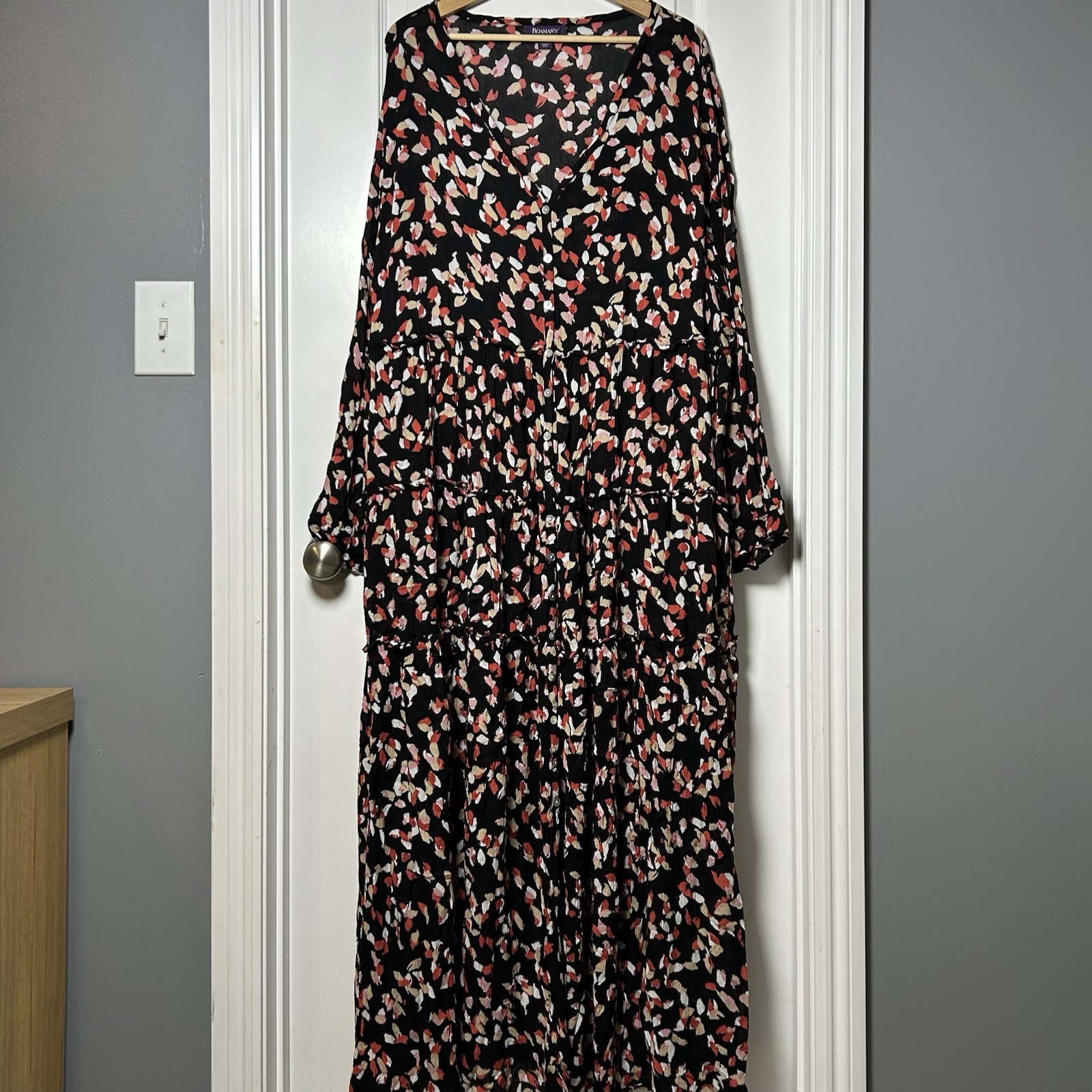 Roaman\'s Black Abstract Floral Print Tiered Button Front Maxi Dress Boho Style Roaman\'s Black Abstract Floral Print Tiered Button Front Maxi Dress Boho Style