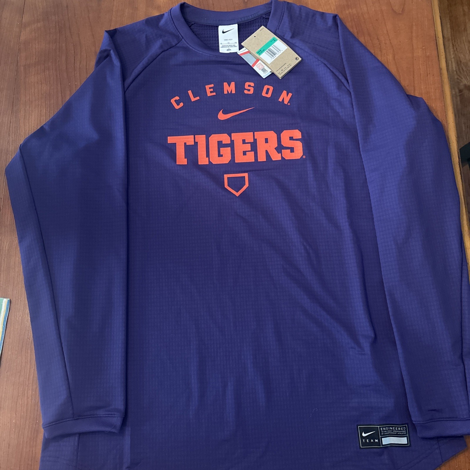 Clemson Tigers Baseball Nike Team Issue Purple Crewneck Long Sleeve X-Large (XL) Clemson Tigers Baseball Nike Team Issue Purple Crewneck Long Sleeve X-Large (XL)