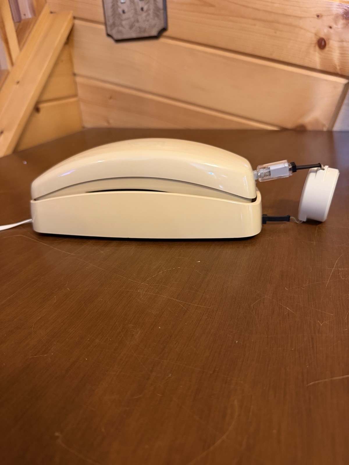 Vintage AT&T Trimline 210 Telephone Beige Reeled Corded Retro Landline Untested.
