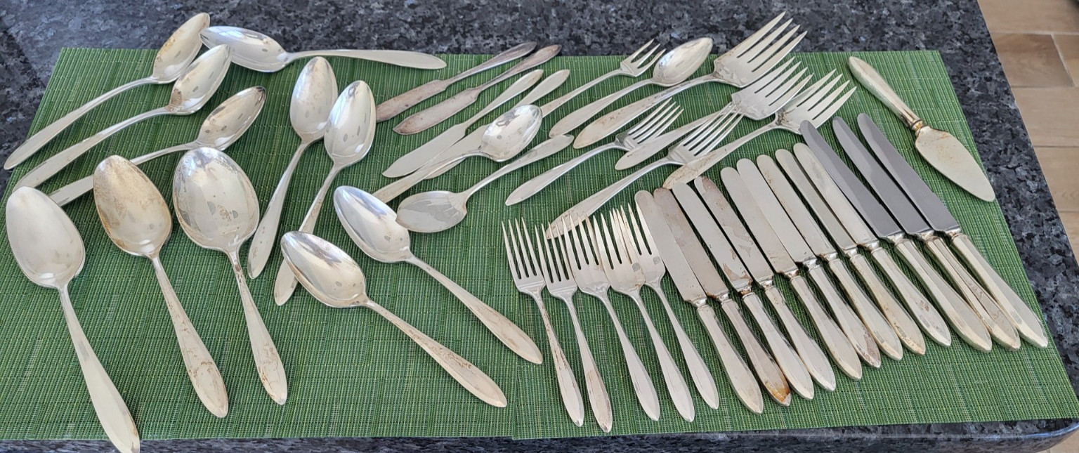 38 pc Community Plate Silverware Flatware 38 pc Community Plate Silverware Flatware