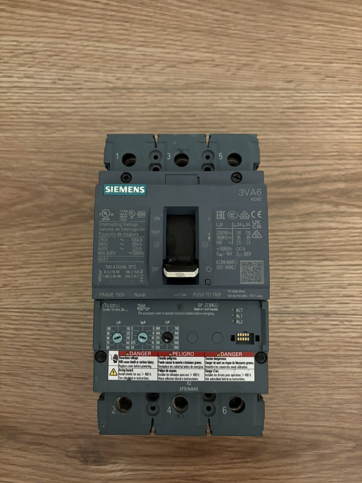 Siemens 3VA6115-6HL36-0AA0 Sentron 3-Pole 150A 600V Circuit Breaker ETU320 LI