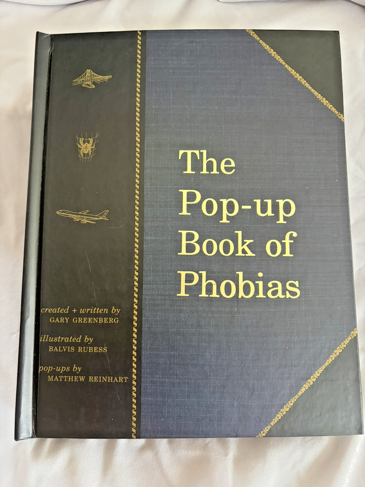 The Pop-Up Book of Phobias Gary Greenberg 1999 Pop-Up First Edition MINT The Pop-Up Book of Phobias Gary Greenberg 1999 Pop-Up First Edition MINT