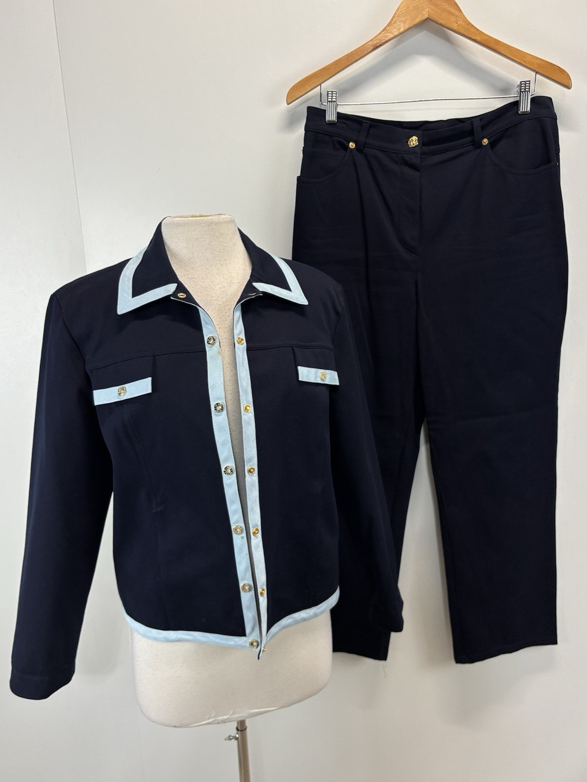 St. John Sport 2 Pc Outfit Women’s Pants 14 Jacket L Navy Blue Classic Casual St. John Sport 2 Pc Outfit Women’s Pants 14 Jacket L Navy Blue Classic Casual