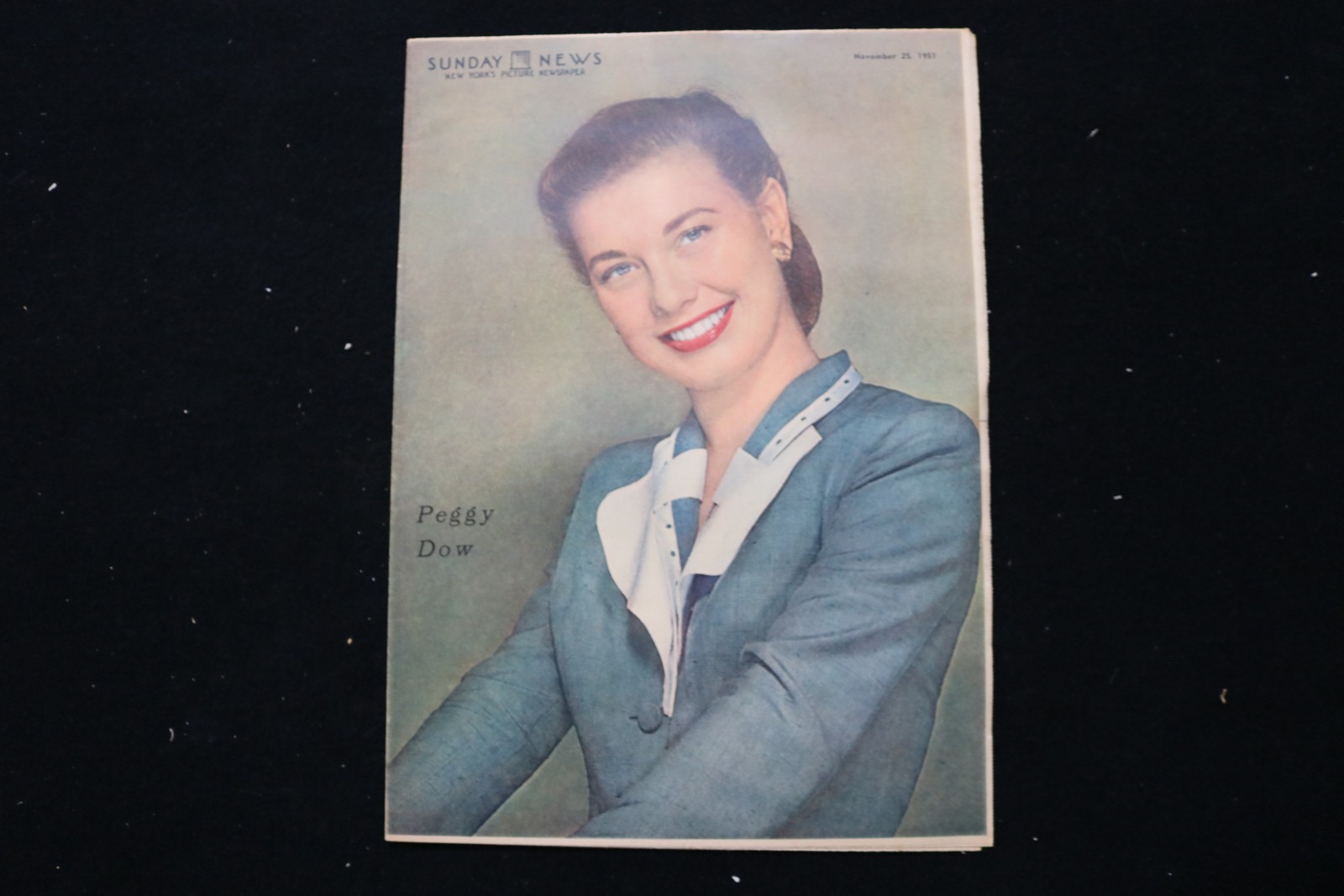 1951 NOVEMBER 25 NEW YORK SUNDAY NEWS MAGAZINE - PEGGY DOW COVER - E 25417