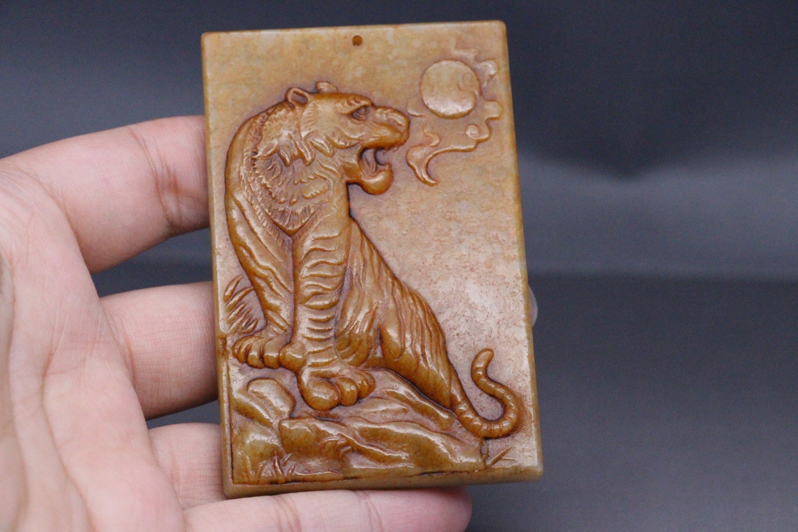 Chinese Antiques Hetian Jade Double-sided Tiger Character Exquisite Brand Statue