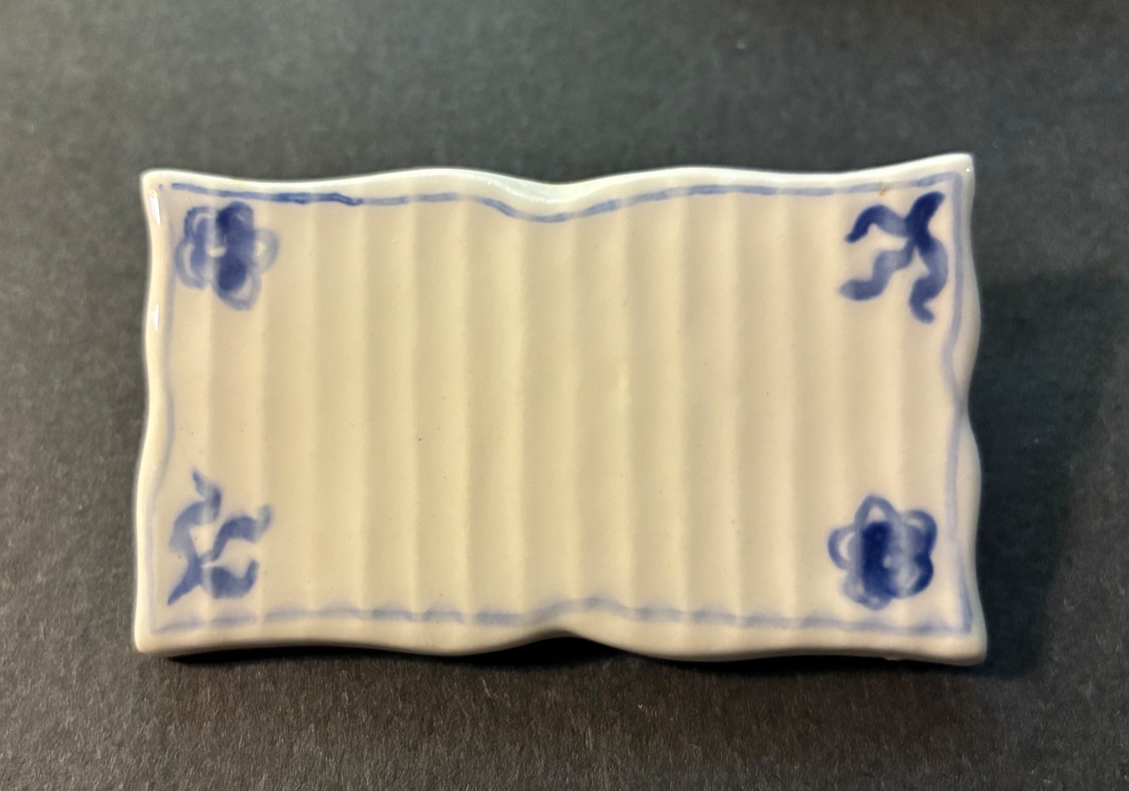 18 VINTAGE NAME / PLACE CARDS Hand Painted Fine Bone China ~ Made in Philippines