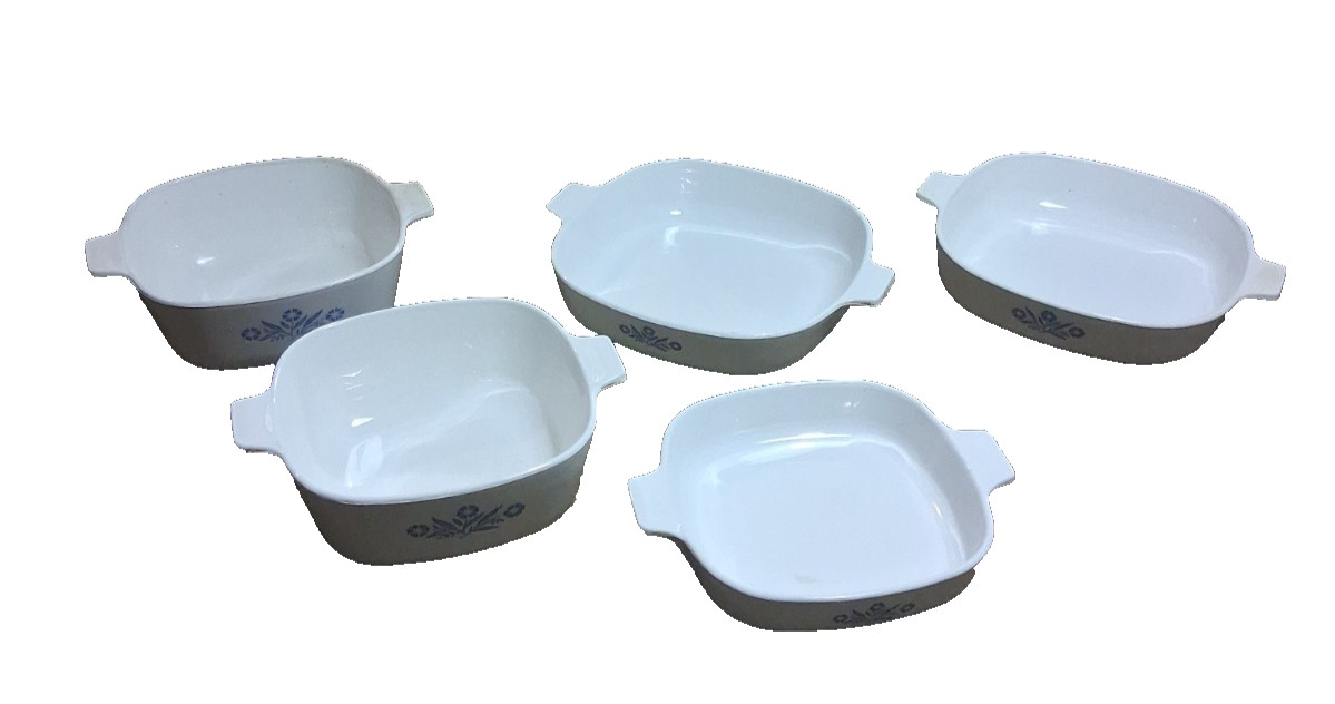 Lot of 5 Vintage Pyrex Blue and White Mixing Bowls & Casserole Pans Lot of 5 Vintage Pyrex Blue and White Mixing Bowls & Casserole Pans