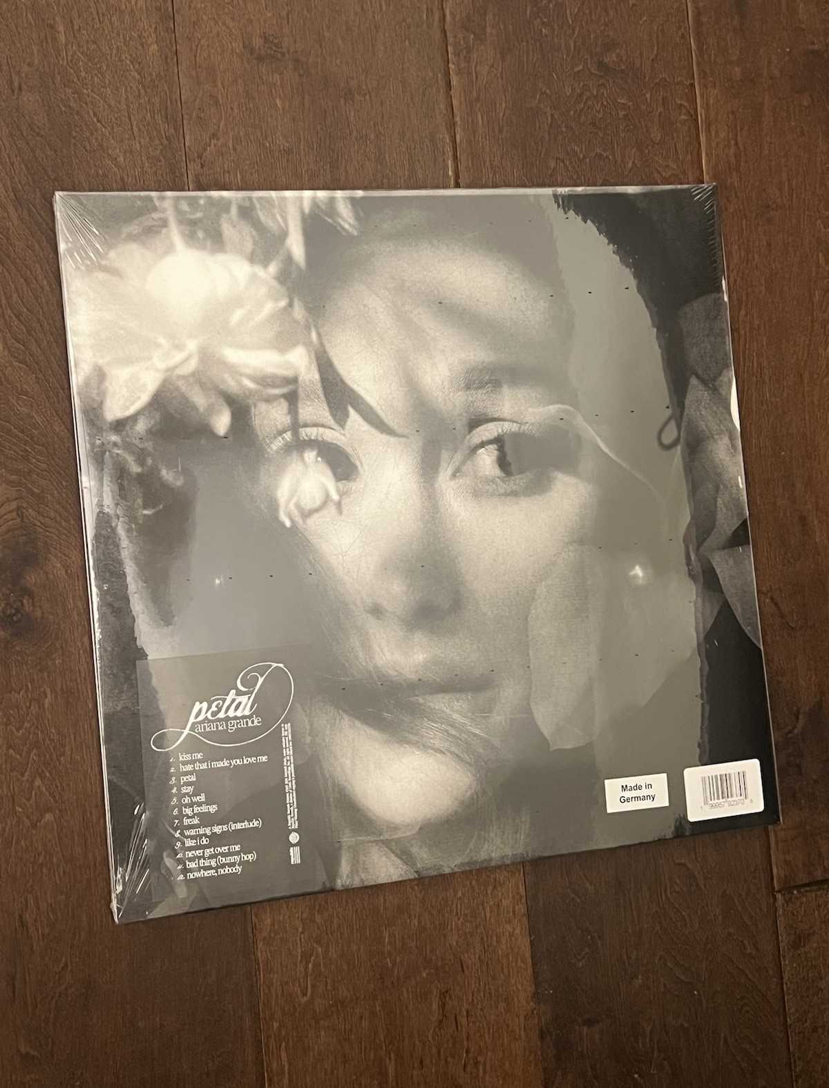 Ariana Grande Petal Opal Girly LP Vinyl Store Exclusive Lenticular Cover IN HAND Ariana Grande Petal Opal Girly LP Vinyl Store Exclusive Lenticular Cover IN HAND