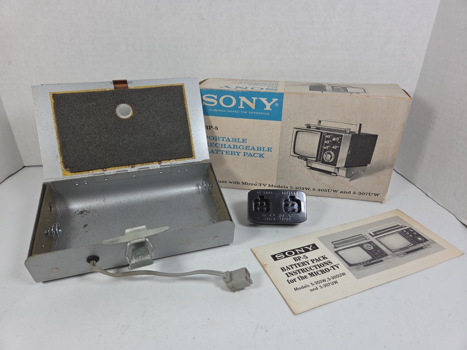 Vintage 1960\'s BP-5 Battery Pack for Sony Model 5-303W, 5-305UW, 5-307UW TV\'s Vintage 1960\'s BP-5 Battery Pack for Sony Model 5-303W, 5-305UW, 5-307UW TV\'s