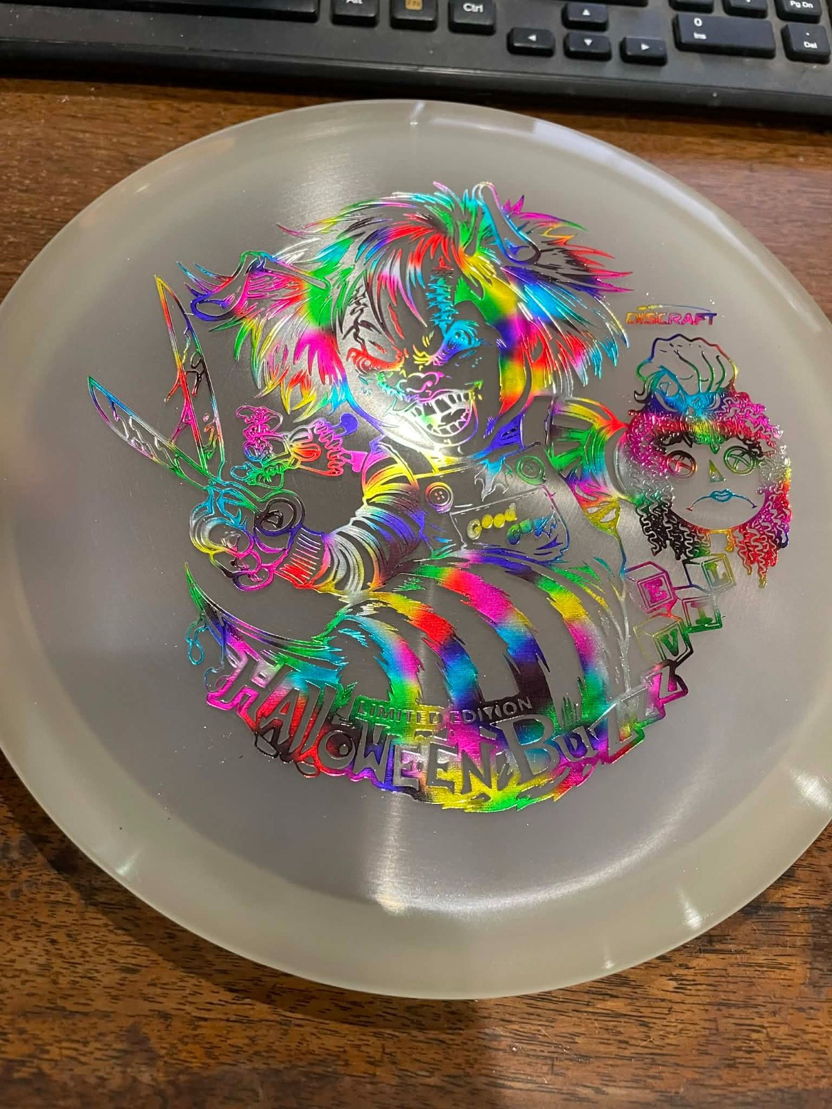 DISCRAFT Z 2022 CHUCKY HALLOWEEN GLO BUZZZ DISC GOLF MID RBWW 176G @ LSDISCS DISCRAFT Z 2022 CHUCKY HALLOWEEN GLO BUZZZ DISC GOLF MID RBWW 176G @ LSDISCS