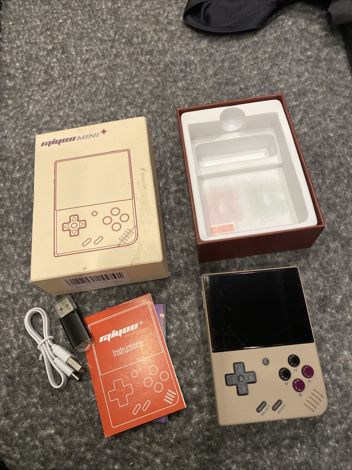 Miyoo Mini Plus Retro Game Handheld with 64GB SD card included
