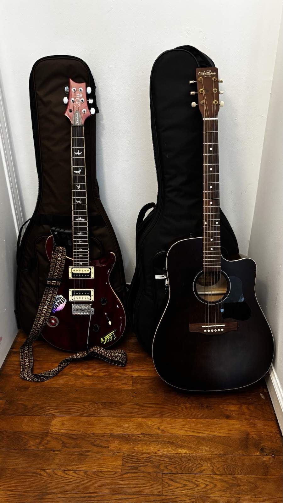 Acoustic and Electric Guitar - (Art & lutherie/PRS SE)