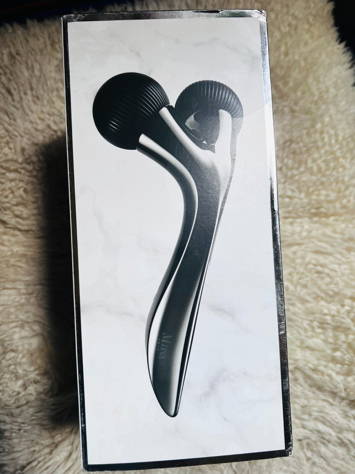 AUTHENTIC - MDNA SKIN Skin Care Onyx Black Beauty roller MTG carbon Face & Body