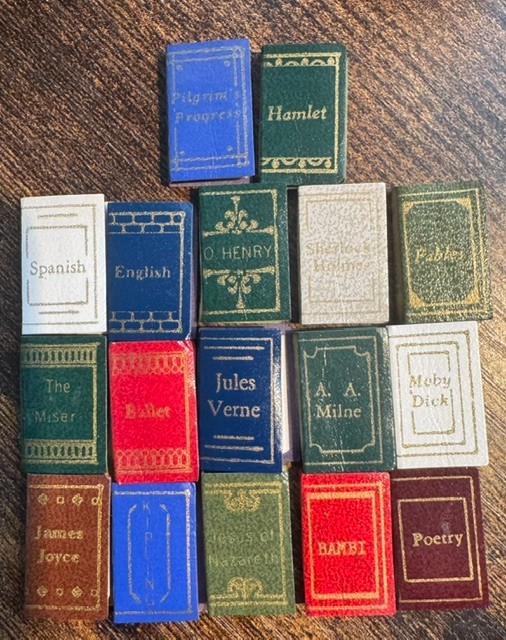 Vintage Dollhouse Miniature Books Lot of 17 Leather Look Classics Pitt Ginsburg