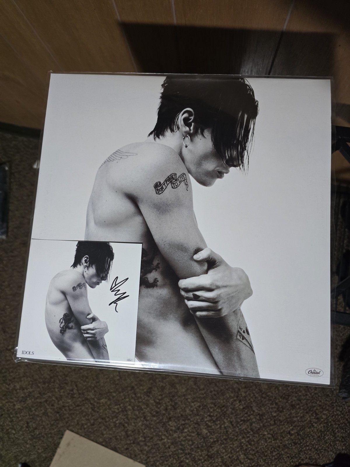 Yungblud Idols Blood Filled Vinyl LP Bad World BRAND NEW (Autographed) Yungblud Idols Blood Filled Vinyl LP Bad World BRAND NEW (Autographed)
