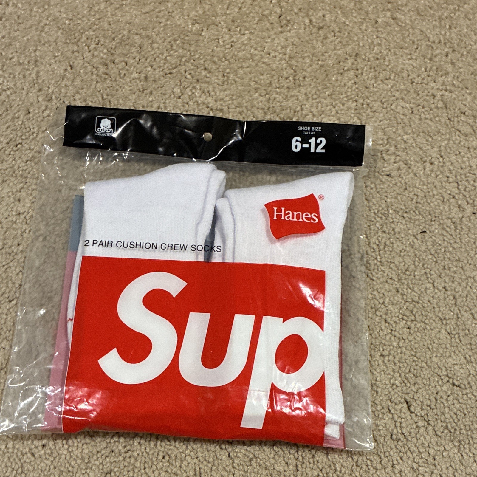 Supreme x Hanes Crew Socks Size 6-12 Supreme x Hanes Crew Socks Size 6-12