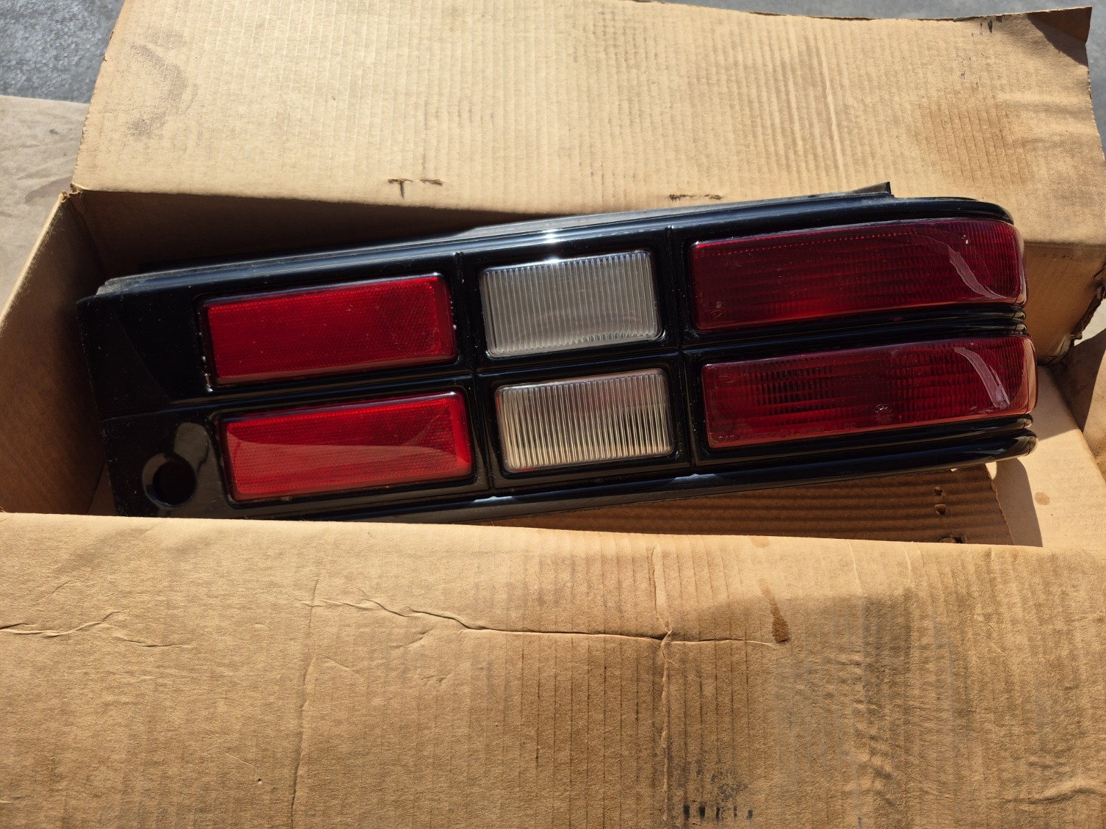 NOS Mopar 1989-1993 Dodge shadow ES right rear taillight oem Rh NOS Mopar 1989-1993 Dodge shadow ES right rear taillight oem Rh