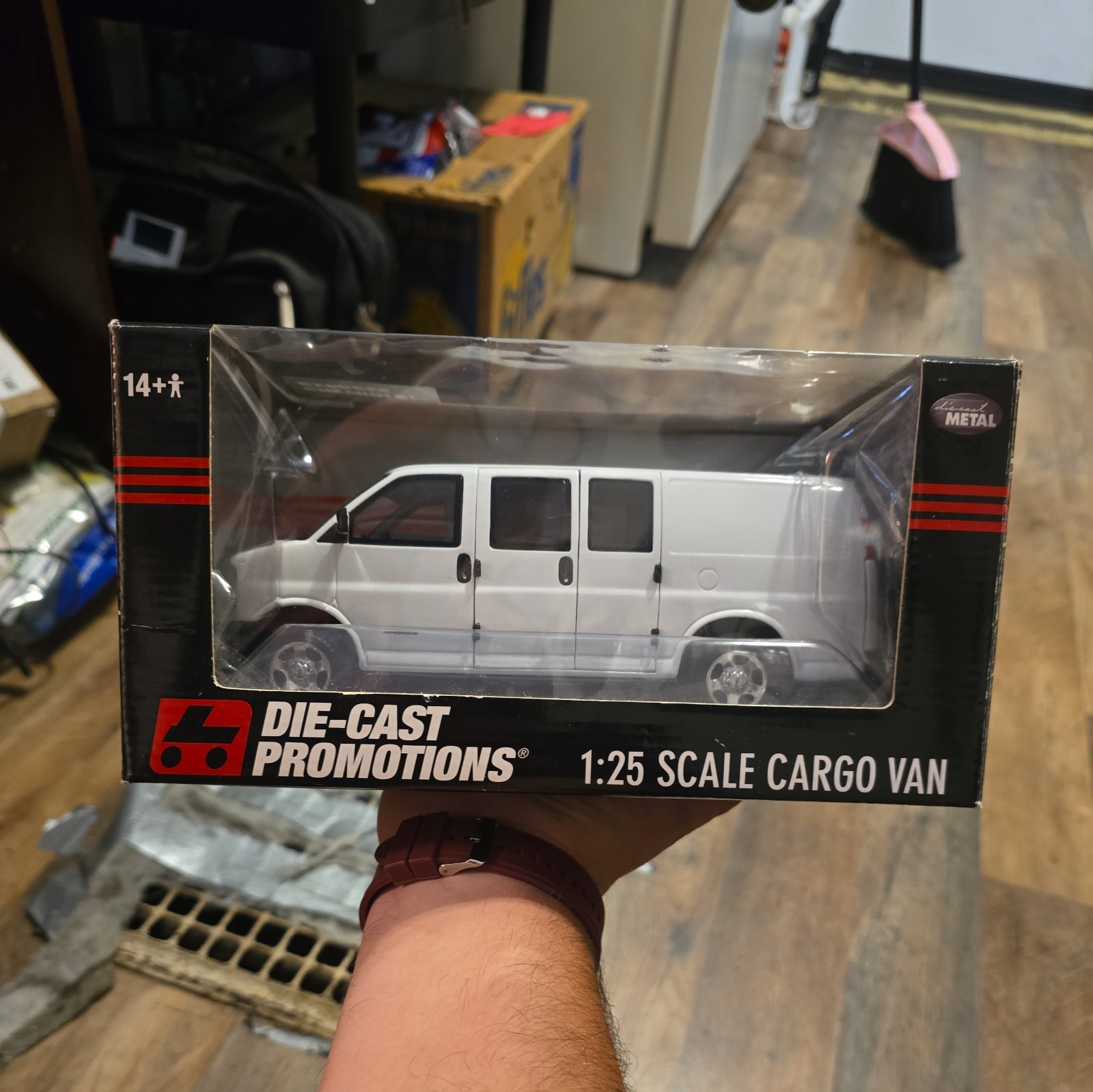Die Cast Promotions 2003 Chevy Van 1:25 RARE EXPRESS Work Van NEW Die Cast Promotions 2003 Chevy Van 1:25 RARE EXPRESS Work Van NEW