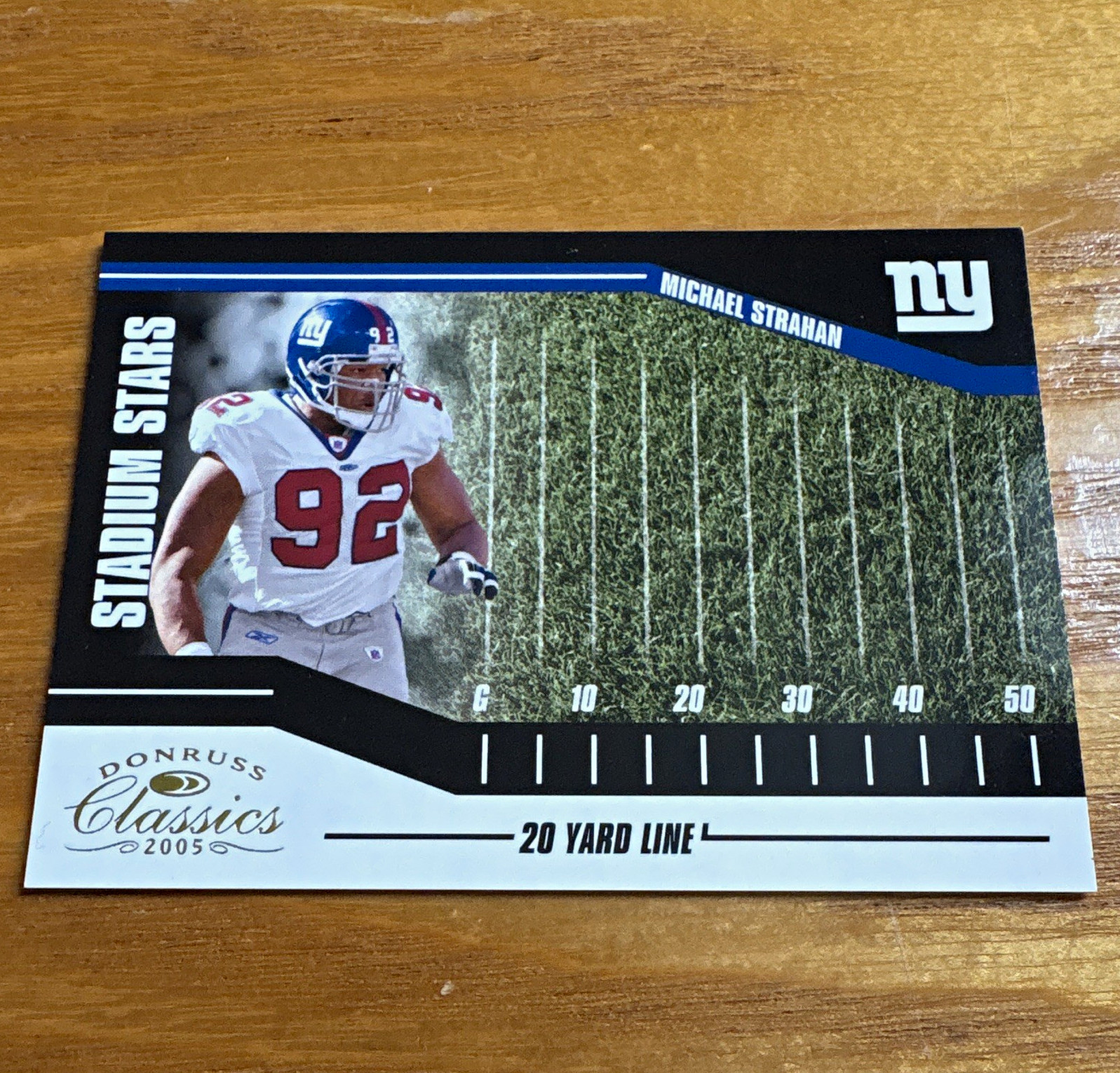 Donruss Classics 2005 Michael Strahan Giants Stadium Stars #SS-27 20yd /250 Donruss Classics 2005 Michael Strahan Giants Stadium Stars #SS-27 20yd /250