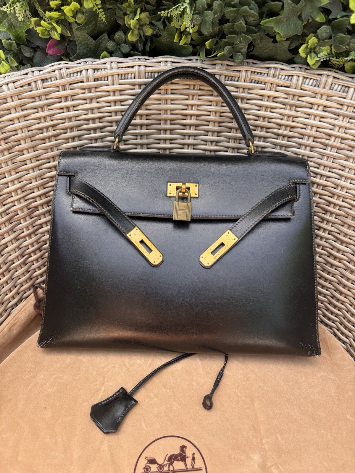 Authentic 1989 Hermes Kelly 32 Black box Calfskin Leather Vintage gold hardware