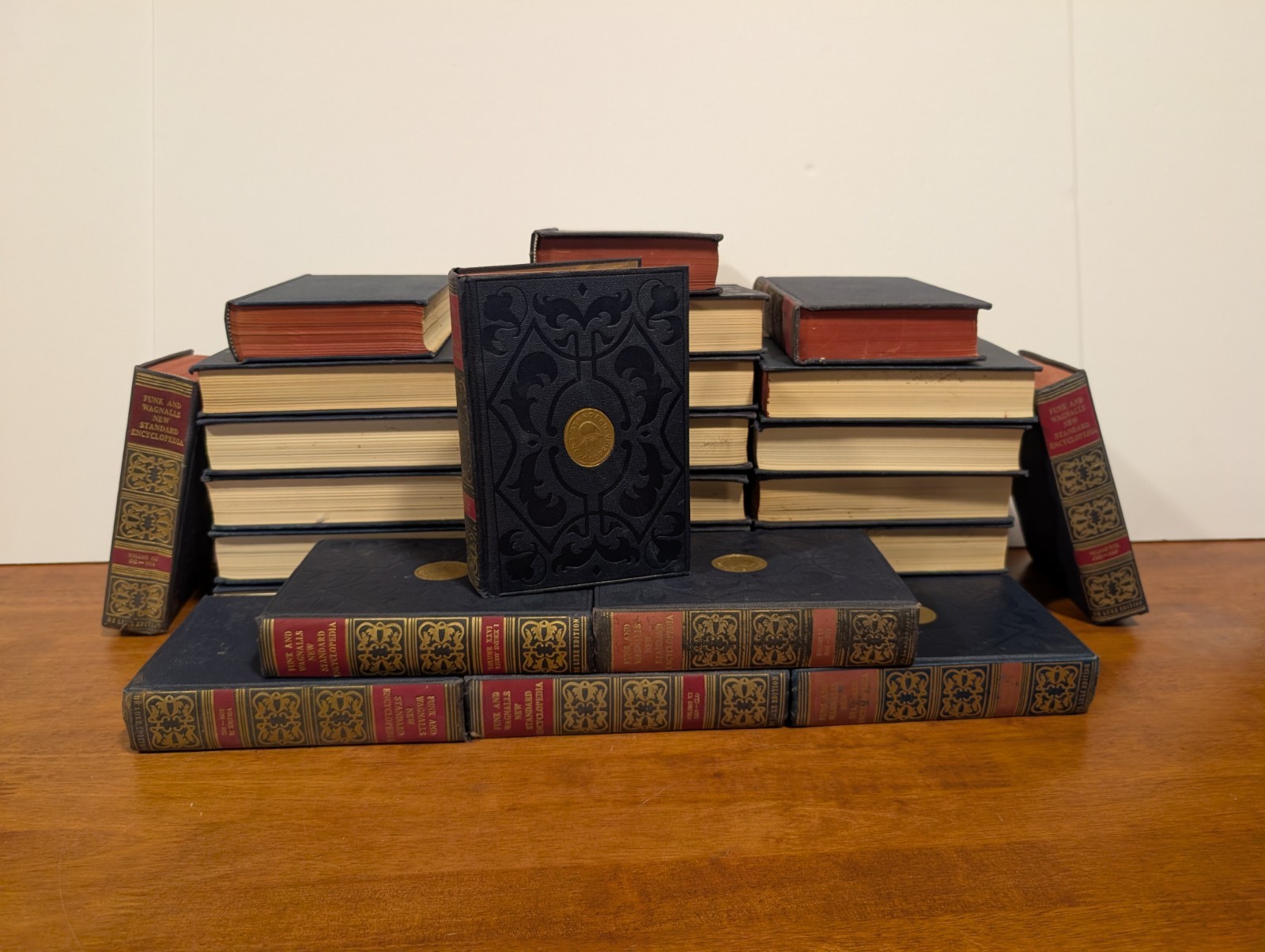 Vintage Funk & Wagnalls New Standard Encyclopedia 25 Volumes Vintage Funk & Wagnalls New Standard Encyclopedia 25 Volumes