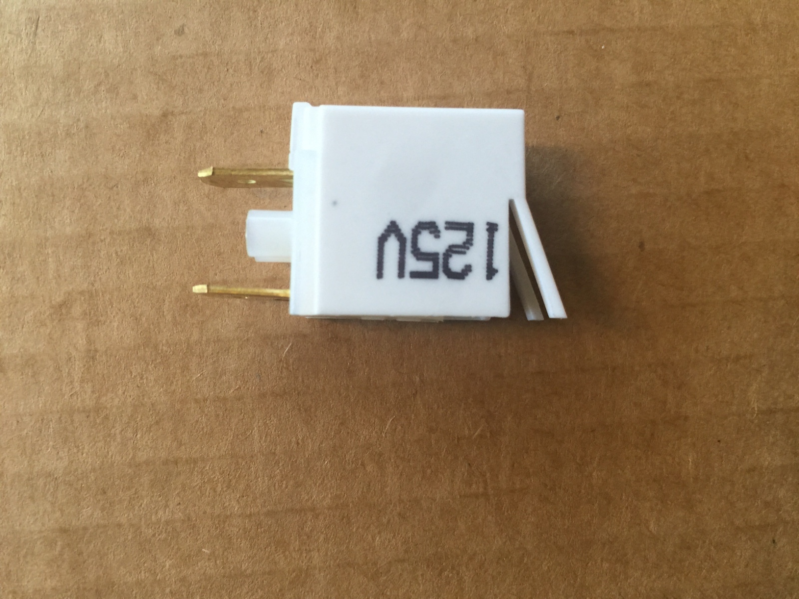 BRAND New OEM Frigidaire Range Indicator Light 316022500 (QTY 1) BRAND New OEM Frigidaire Range Indicator Light 316022500 (QTY 1)