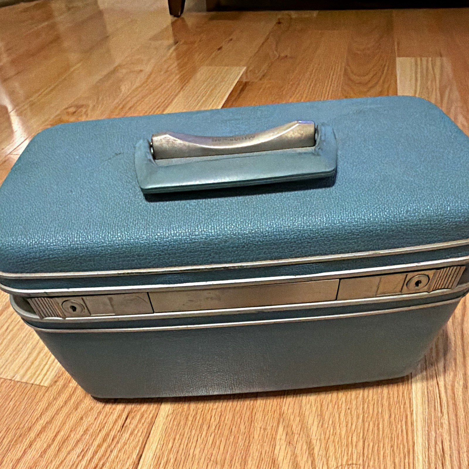 Vintage Samsonite Silhouette Blue Hardcase Train Case 18\ Vintage Samsonite Silhouette Blue Hardcase Train Case 18\