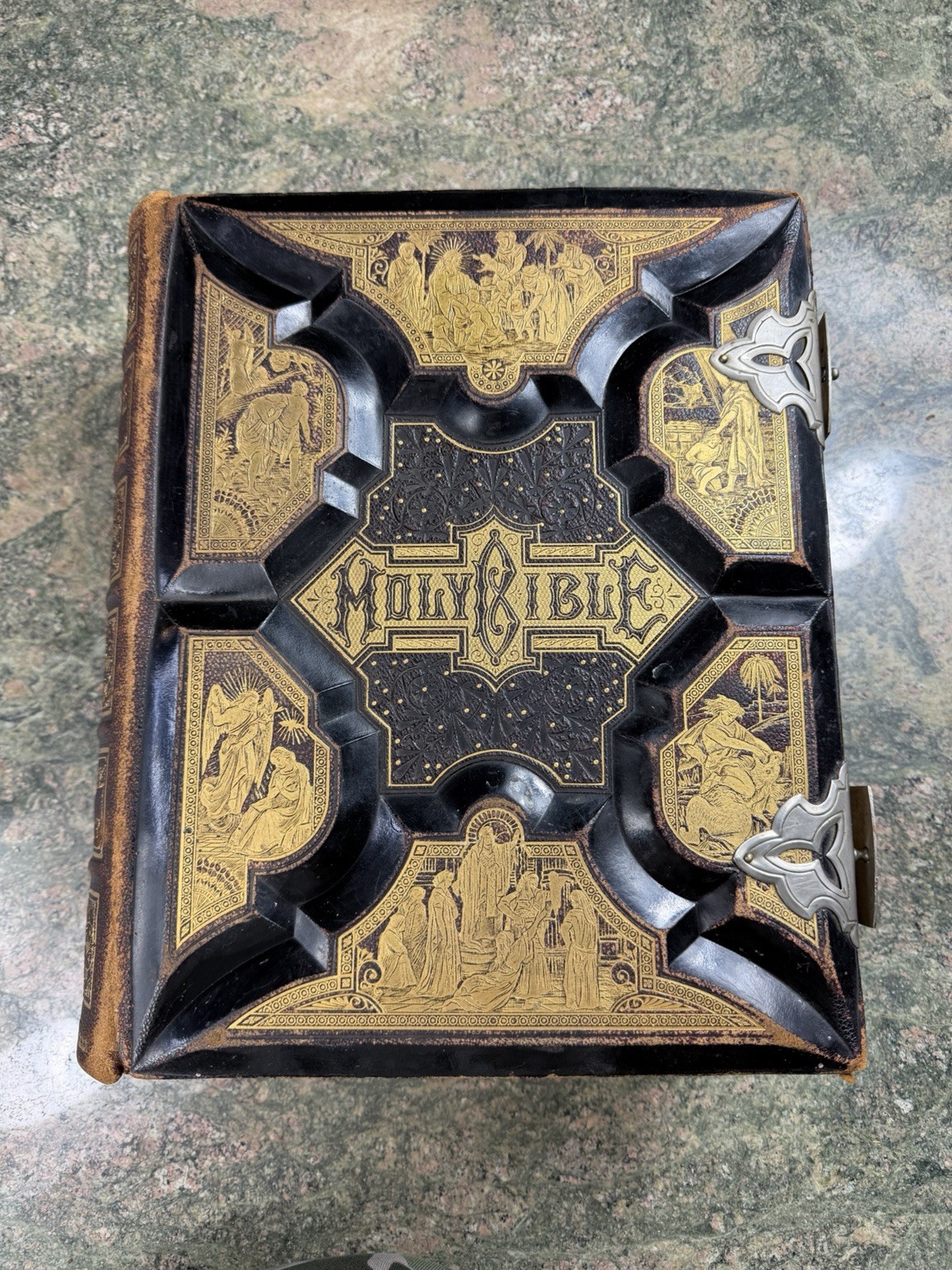 1880s Antique Victorian Family Holy Bible National Publishing Co Leather Clasps