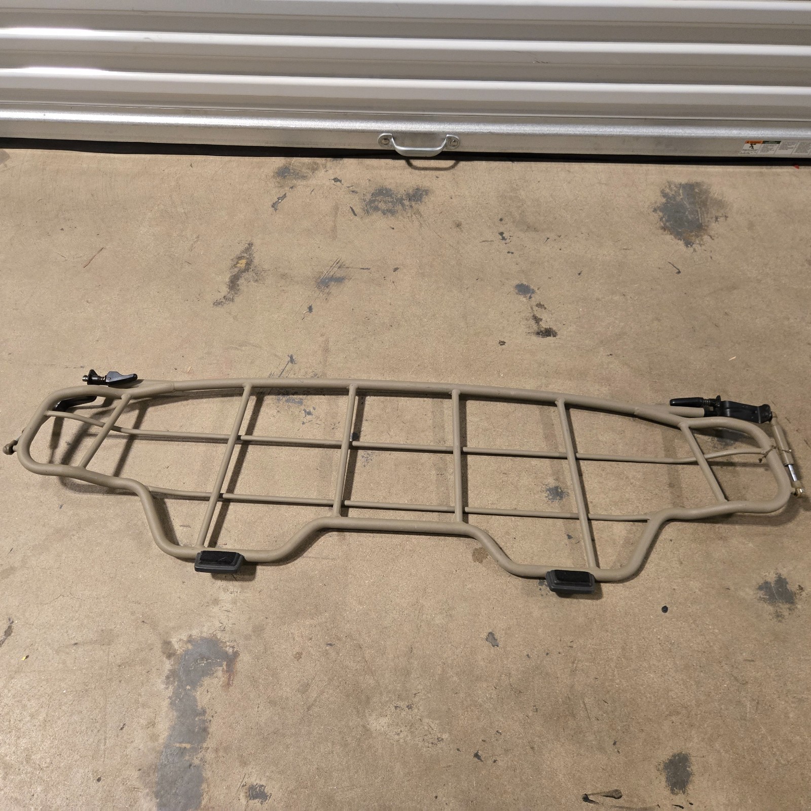 2008-2016 Volvo XC70 V70 Wagon Rear Cargo Divider Dog Guard Pet Barrier Gate 2008-2016 Volvo XC70 V70 Wagon Rear Cargo Divider Dog Guard Pet Barrier Gate