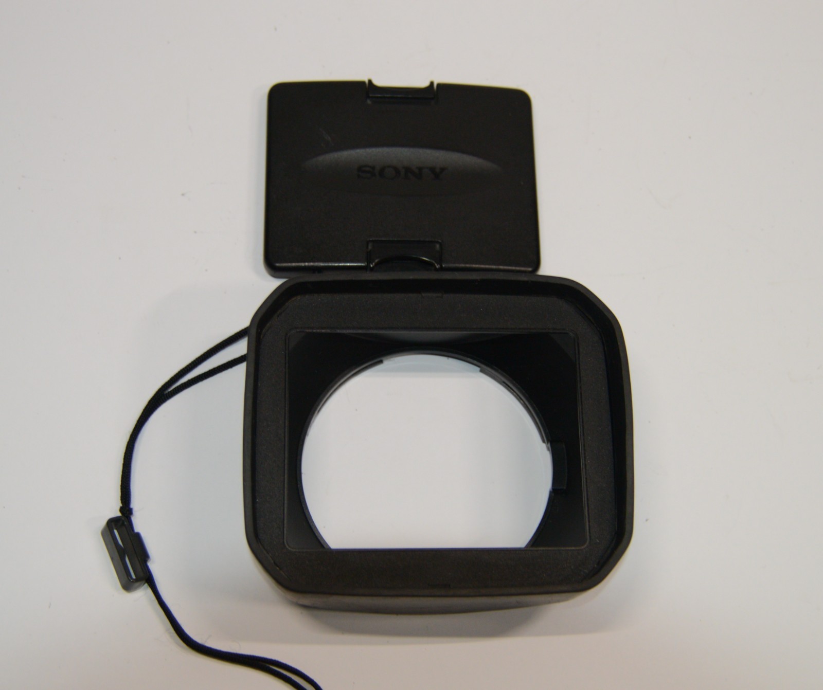 Genuine Sony Lens Hood & cap for Sony DCR-VX2000 DCR-VX2100 DSR-PD150 PD170