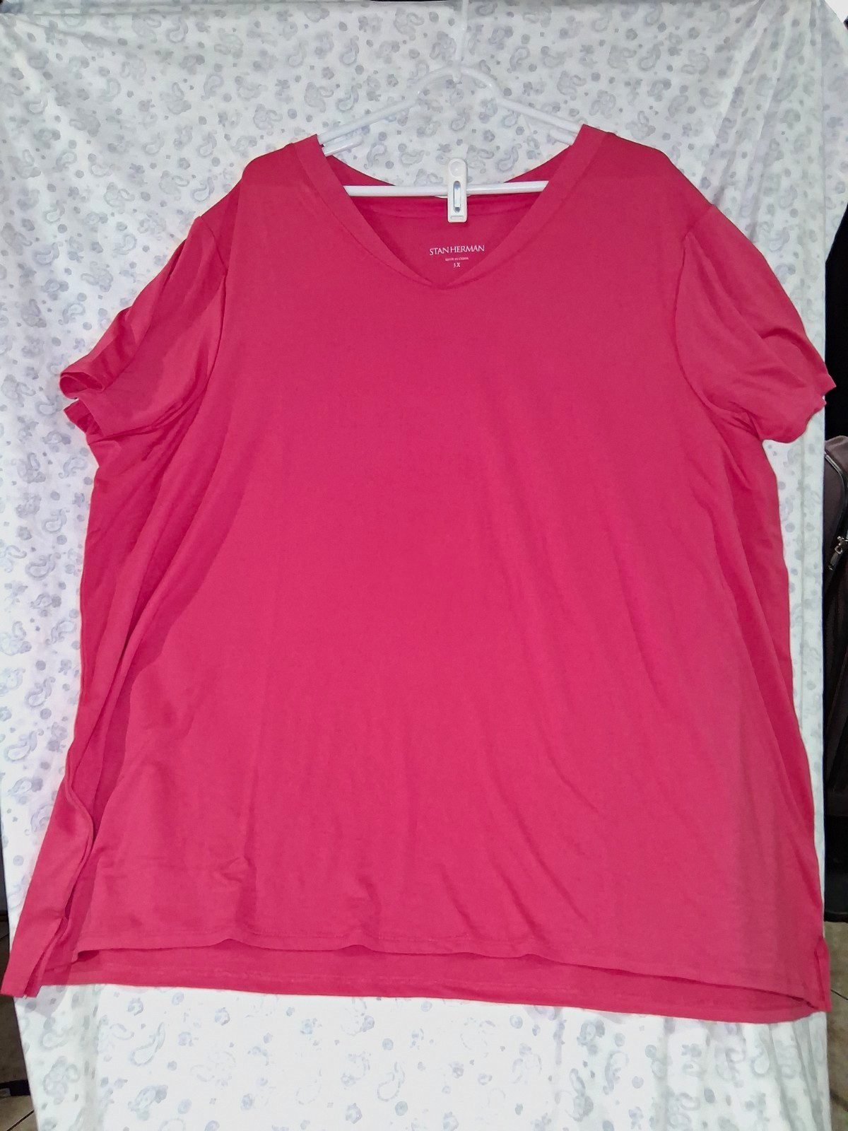 Stan Herman Women\'s 3X Plus Pink Solid V-Neck Short Sleeve Knit T-Shirt Stan Herman Women\'s 3X Plus Pink Solid V-Neck Short Sleeve Knit T-Shirt