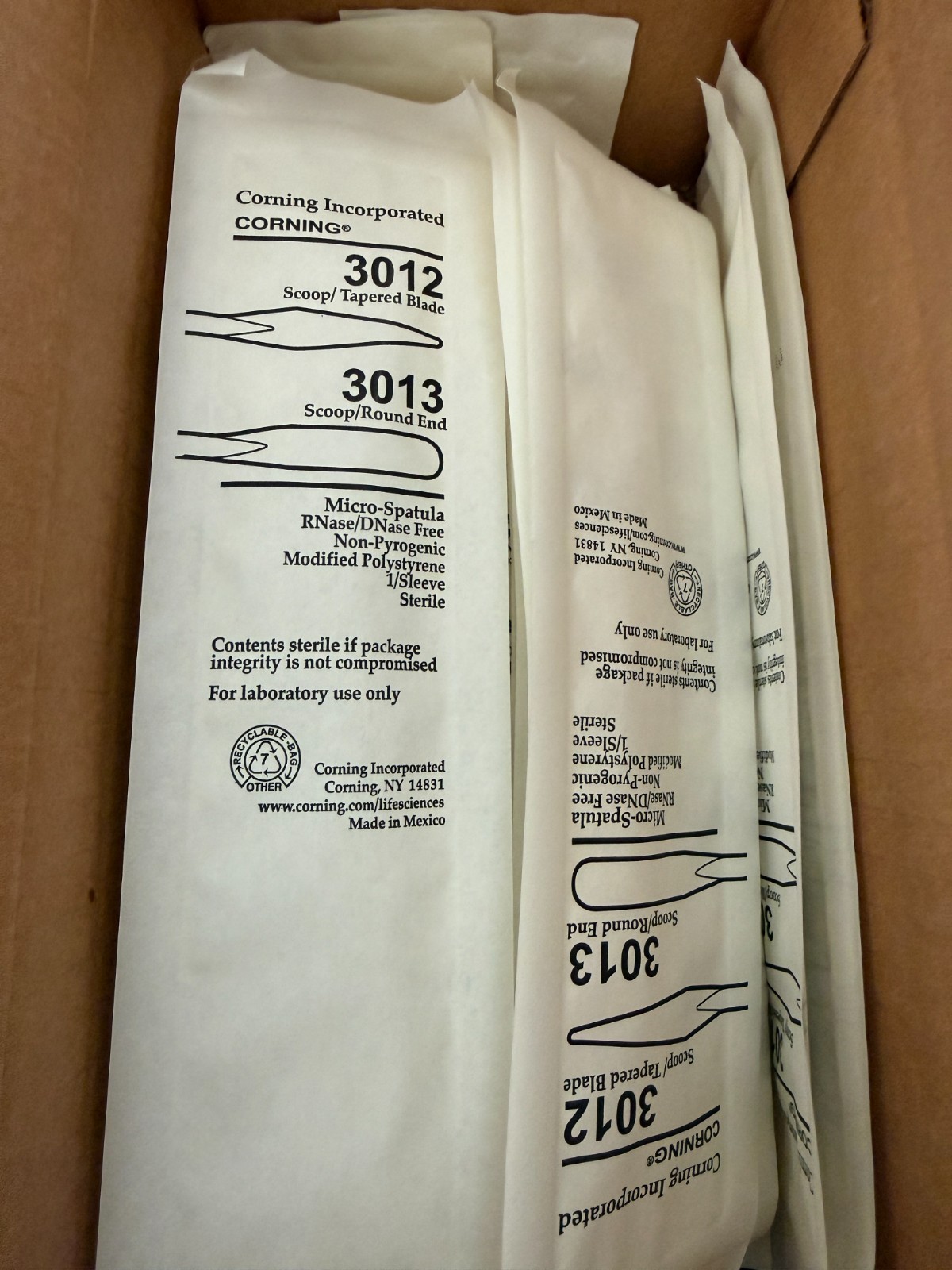NEW 50-PACK Sterile Corning Microspatula V-Shaped Scoop Round Blade 3013 Spatula NEW 50-PACK Sterile Corning Microspatula V-Shaped Scoop Round Blade 3013 Spatula