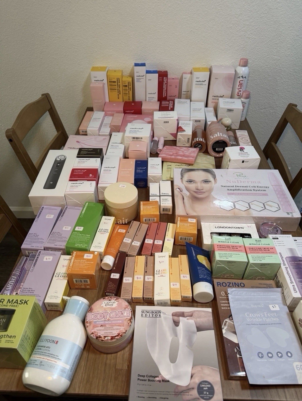 Luxury Beauty Mystery Box - 60 High End Skincare Makeup Beauty - BRAND NEW