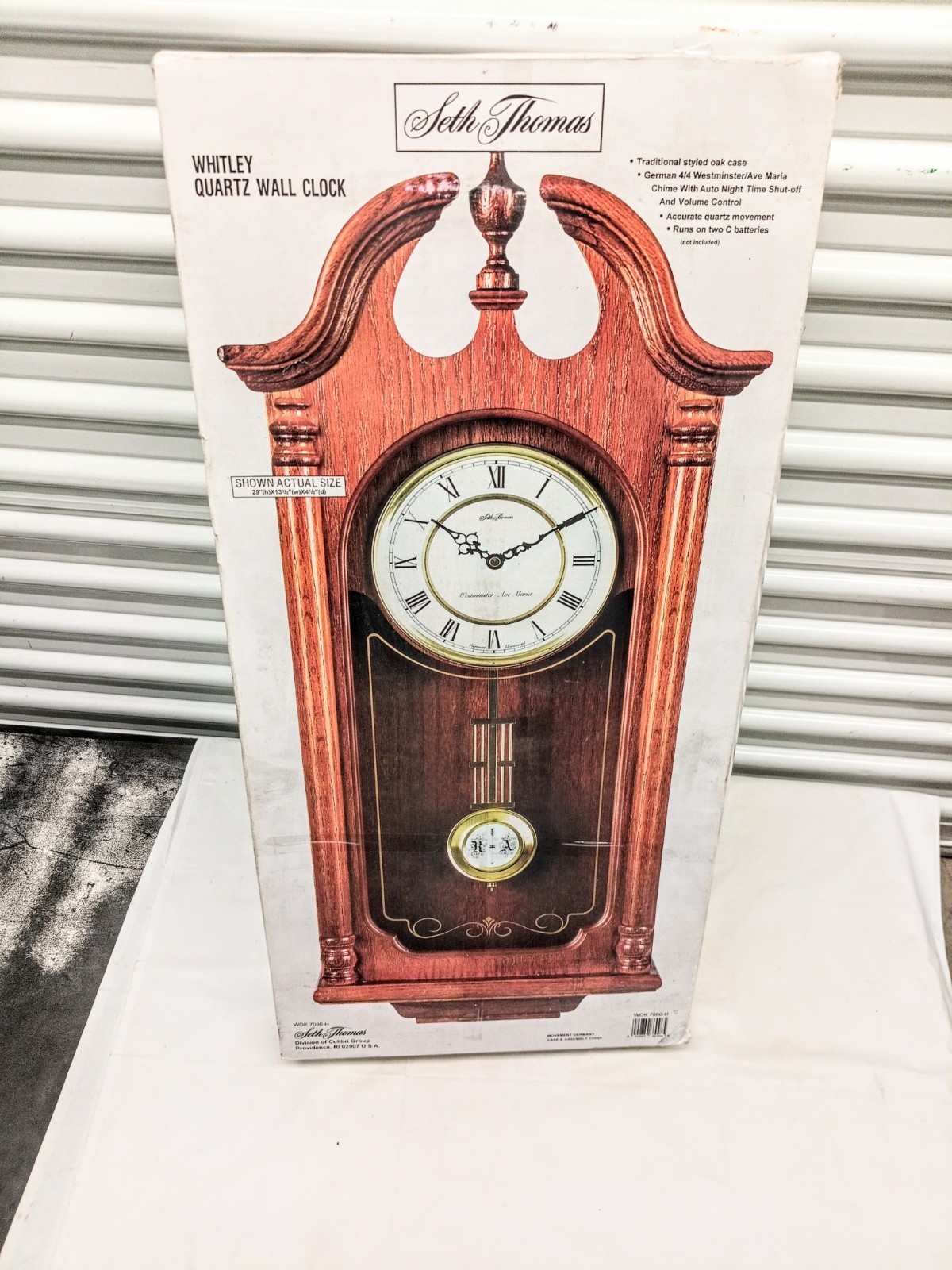 SPLIT PEDIMENT OAK WALL CLOCK \ SPLIT PEDIMENT OAK WALL CLOCK \